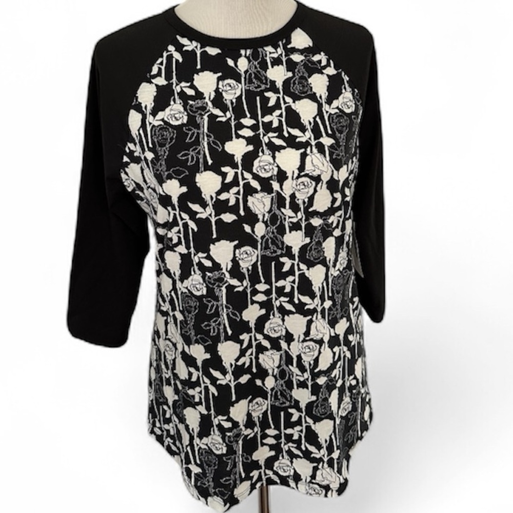 LuLaRoe Black and White Floral Randy Sz M 3/4 Sleeve Top